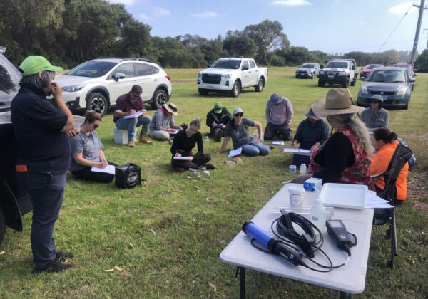 GHCMA TAFE students and WaterWatchers learn together